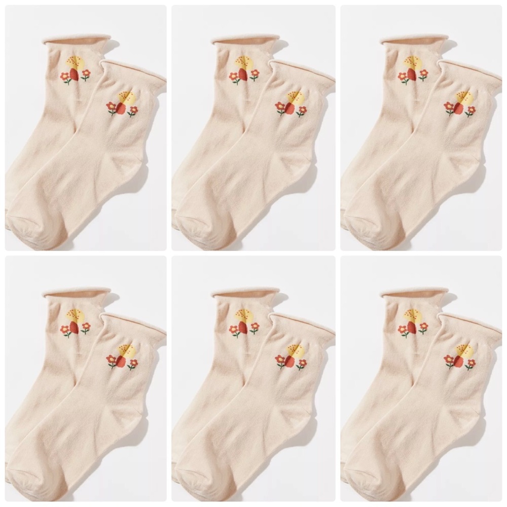 *FLASH SALE* 6 NWT Pairs Urban Outfitters Mushrooms Roll Up Socks Set